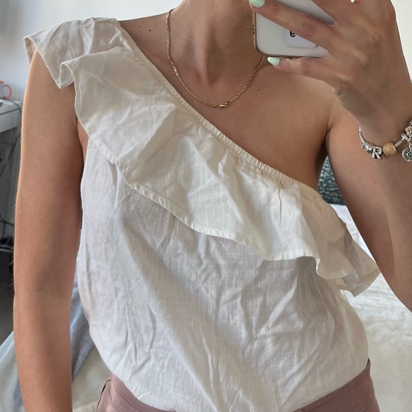 Old Navy Ruffle One-Shoulder Top - Picture 5 of 6